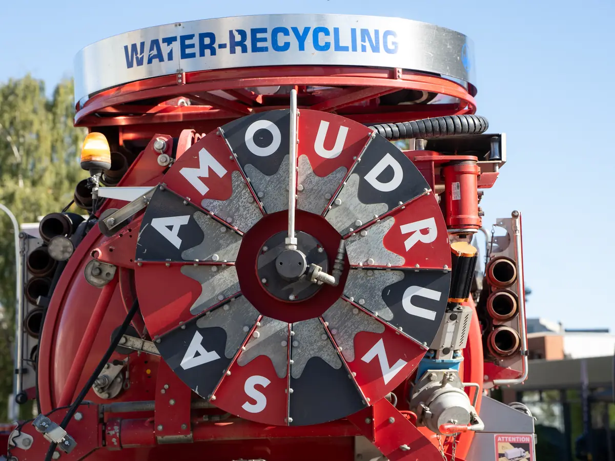 Hydrocureur Amoudruz SA équipé du recyclage de l’eau (Water-Recycling)