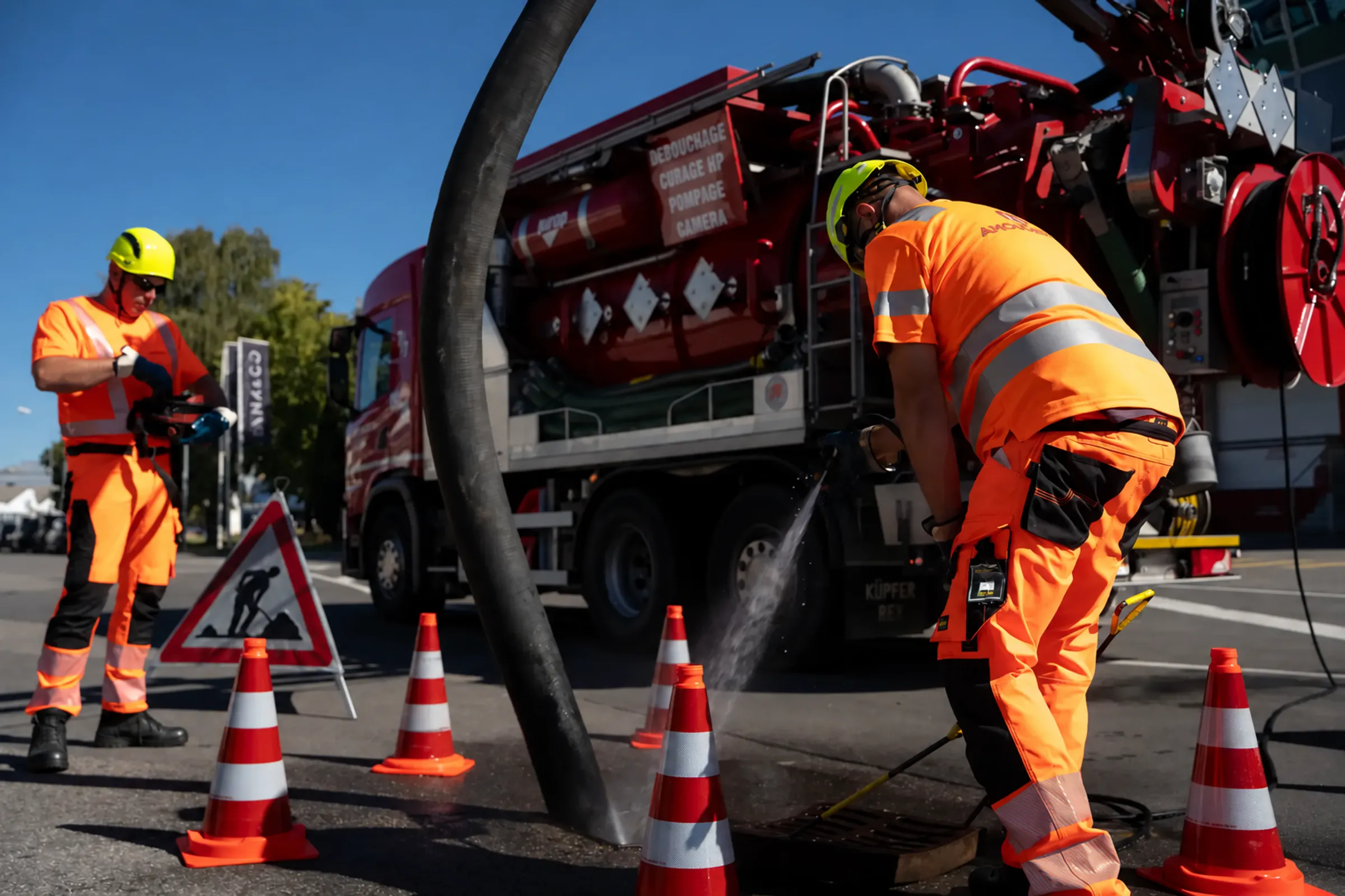 Camion hydrocureur Amoudruz en intervention de curage à Genève